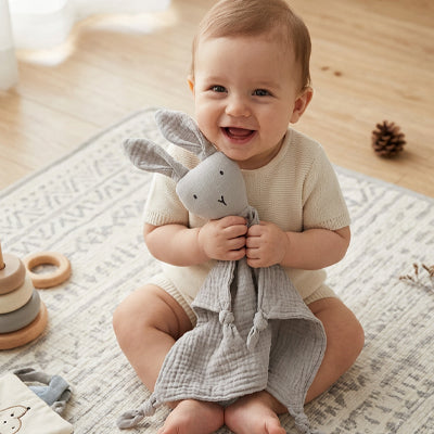Doudou lapin bébé sécurisé sans danger nouveau-né — Velours Bébé